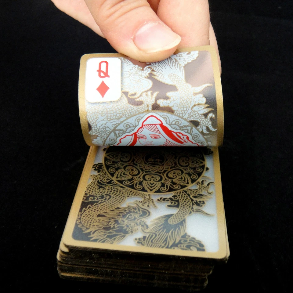 Imperméable Transparent Plastique Poker Doré Bord Dragon Tours de Magie Outils - Photo 4/4