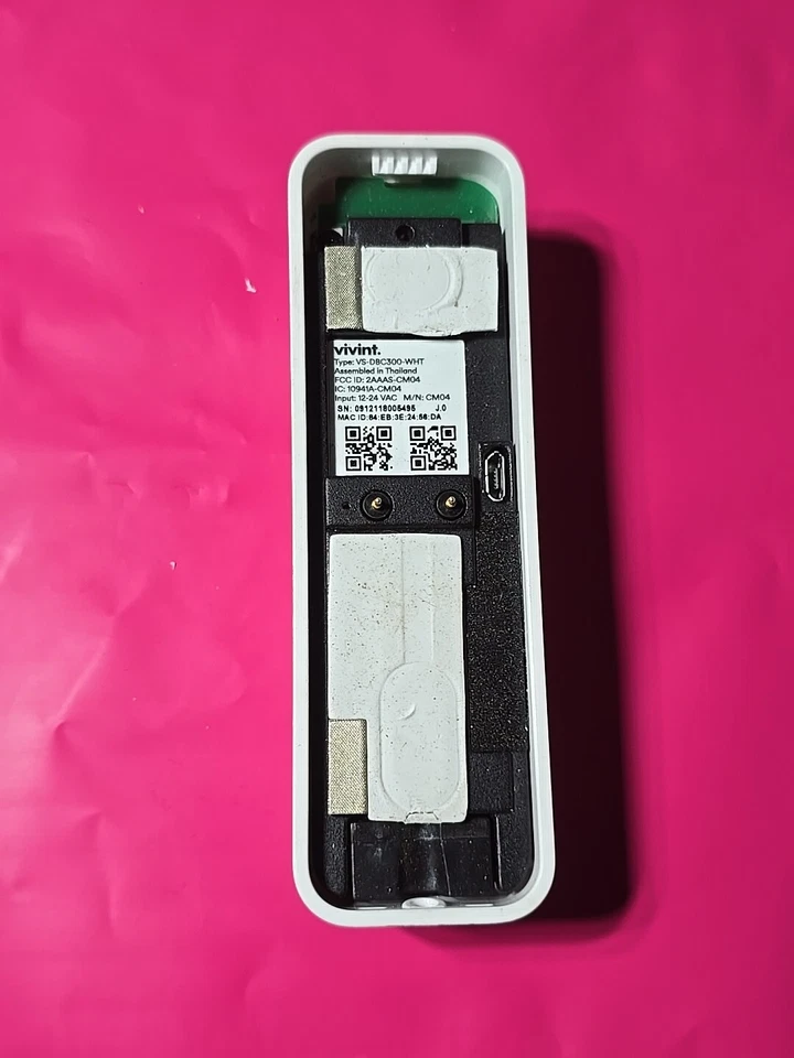 Vivint Doorbell Camera Pro (VS-DBC300-WHT ) UNTESTED ONLY CAMERA Sold as is. (A⁴ - Image 4 of 4