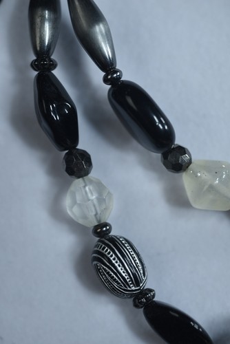 Lot of 9 Retro Fashion, Gothic, & Emmo, Black, Grey, & silver tone necklaces - Picture 8 of 24