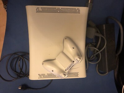 Microsoft Xbox 360 Konsole - Weiß und 5 zufällige Spiele