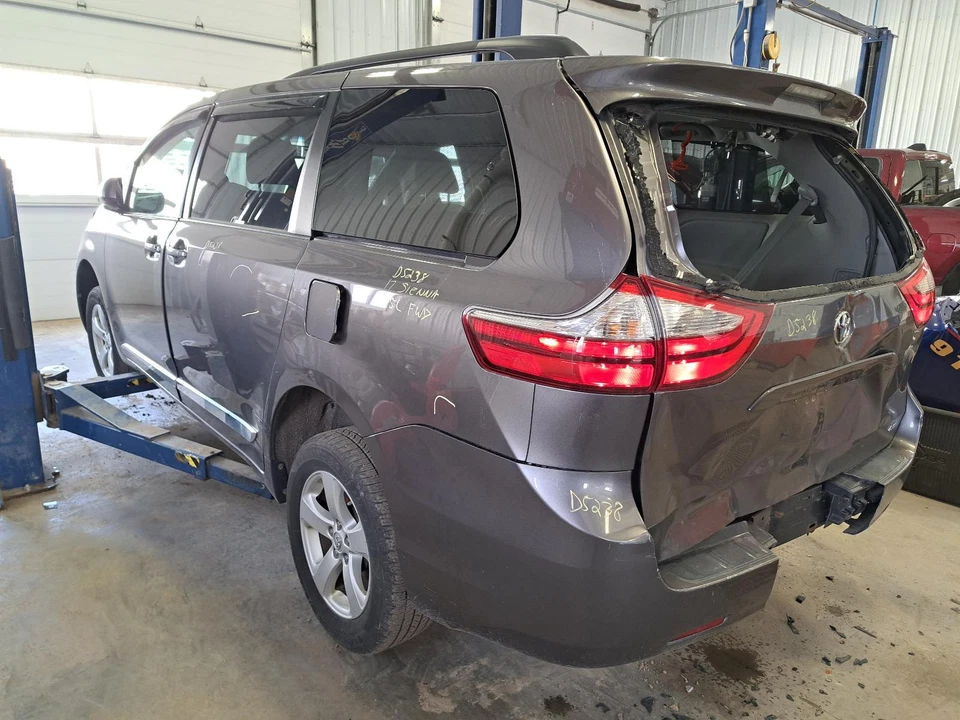 Compresor de aire acondicionado usado se adapta a: Toyota Sienna 2017 6 cilindros grado B Foto 4 de 4