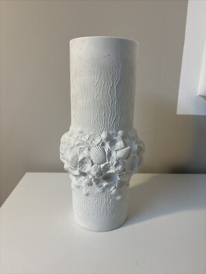 24.09.014 AK Kaiser Bisquitporzellan Vase POP ART Shell Ammonite Relief Vintage