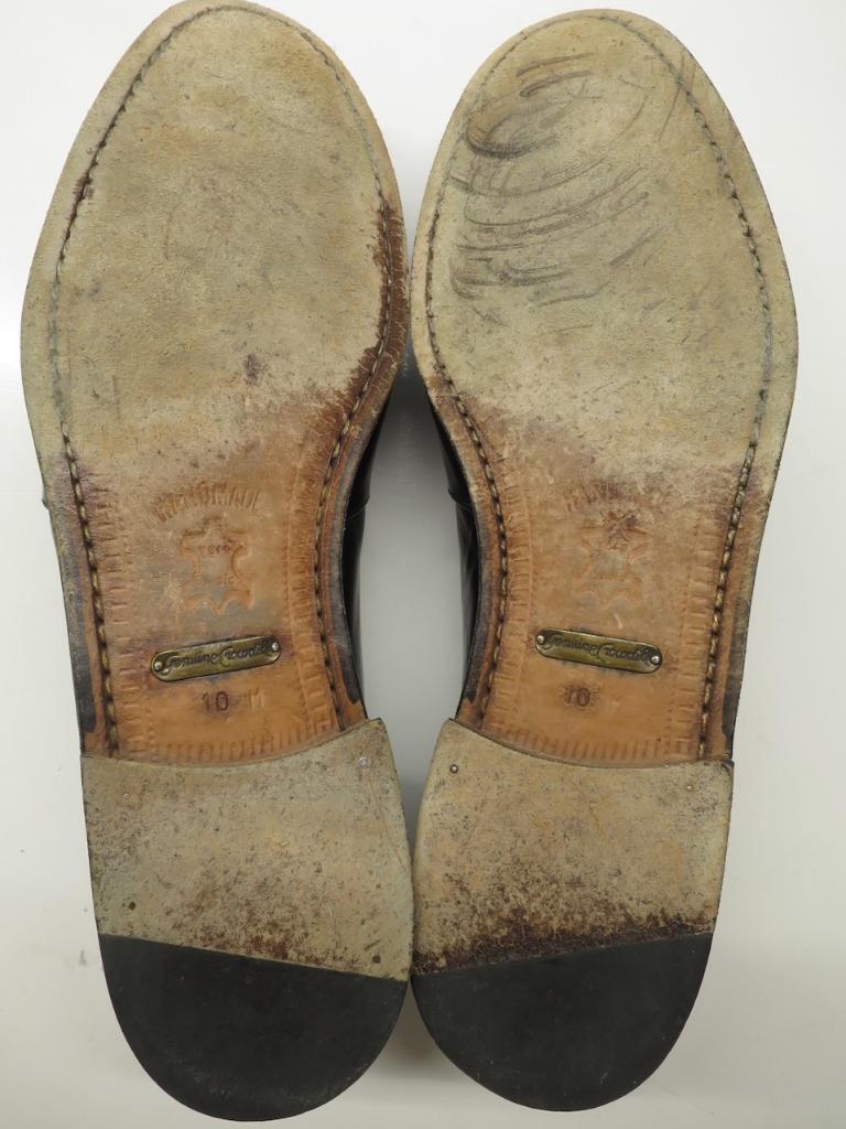 NEIMAN MARCUS crocodile vamp tassel kiltie loafer in black  display picture 1