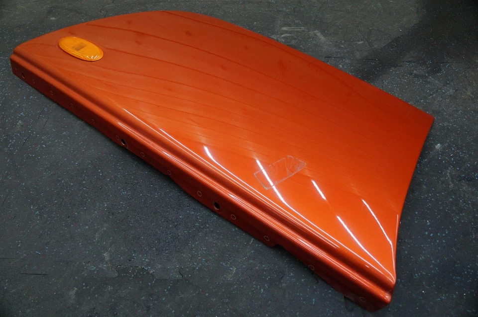 Panel de cubierta lateral del capó del motor del pasajero derecho naranja (PVF) Plymouth Prowler 97-02 Foto 4 de 4