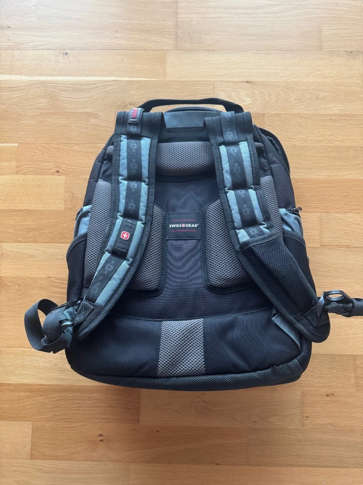 SwissGear Notebook Rucksack bis 17" schwarz sehr guter Zustand - Bild 2 von 2