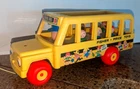 Vintage Fisher Price moving eyes School Bus #192 with 7 Wooden Little People D5