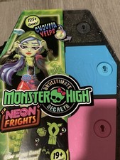 Monster High Skulltimate Secrets Neon Frights Ghoulia Yelps Fashion Doll NIB