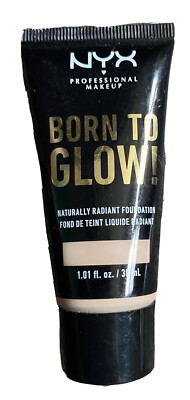NYX Born To Glow Naturally Radiant Foundation - LIGHT New
