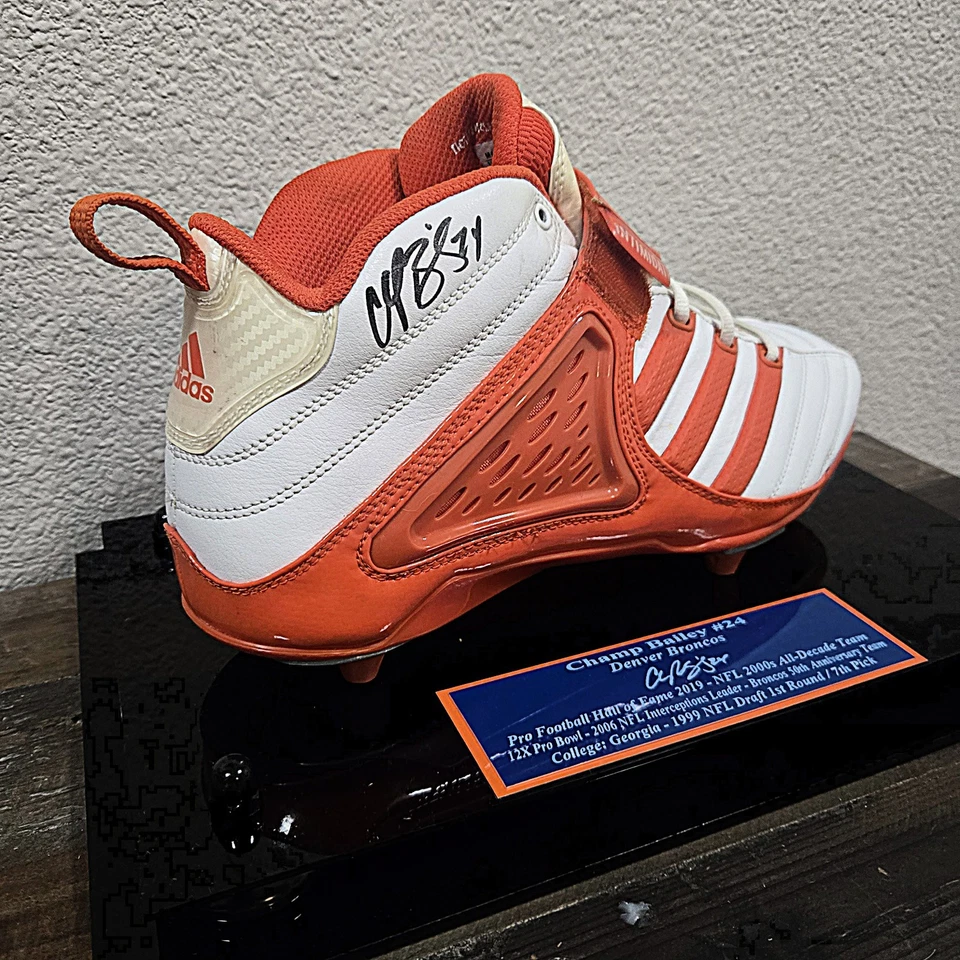 Champ Bailey Auto - Botín Adidas NFL - Vitrina - Placa de Logro Foto 3 de 4