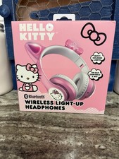 Hello Kitty Wireless Light Up Headphones Bluetooth White  Pink Sanrio NEW NIB