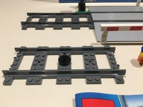 2010 Lego 7936 City Level Crossing Set Complete with Box and Instructions