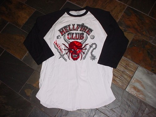 sweet HHN 2023 HELLFIRE CLUB XL shirt armp-to-armpit 23" Halloween Horror Nights - Picture 2 of 5