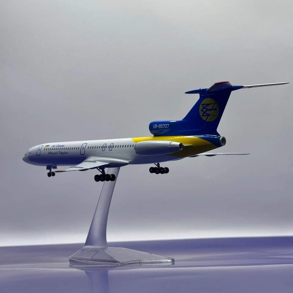 Tupolev Tu-154 Air Ukraine | Reg: UR-85707 | 1:200 Scale Plastic Model | NEW - Image 3 of 4