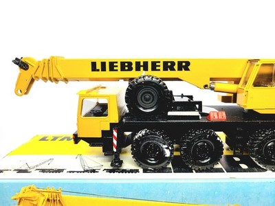 Conrad LIEBHERR LTM1060クレーン 1/50 BAUMAN Conrad LIEBHERR LTM1060クレーン 1/50 BAUMAN Yahoo!オークション