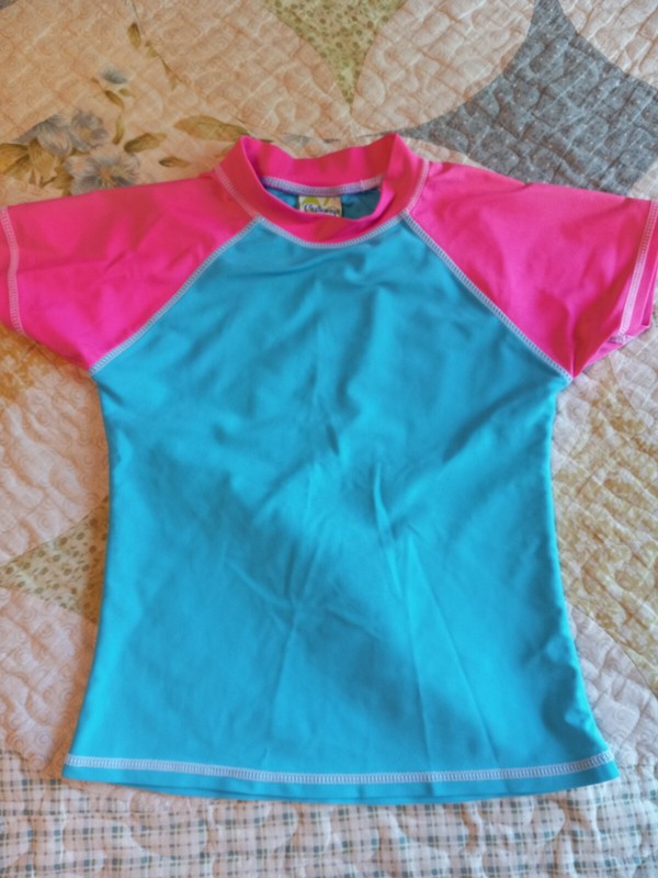 Castaways Girls Short Sleeve Rashguard Size Large