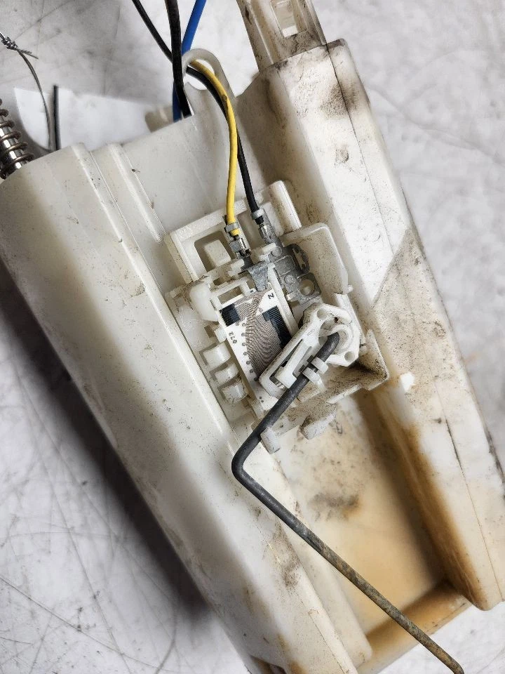 Conjunto de bomba de combustible Acura TSX 2004-2008 2,4 L 4 cilindros OEM 17045SDBA00 Foto 3 de 4