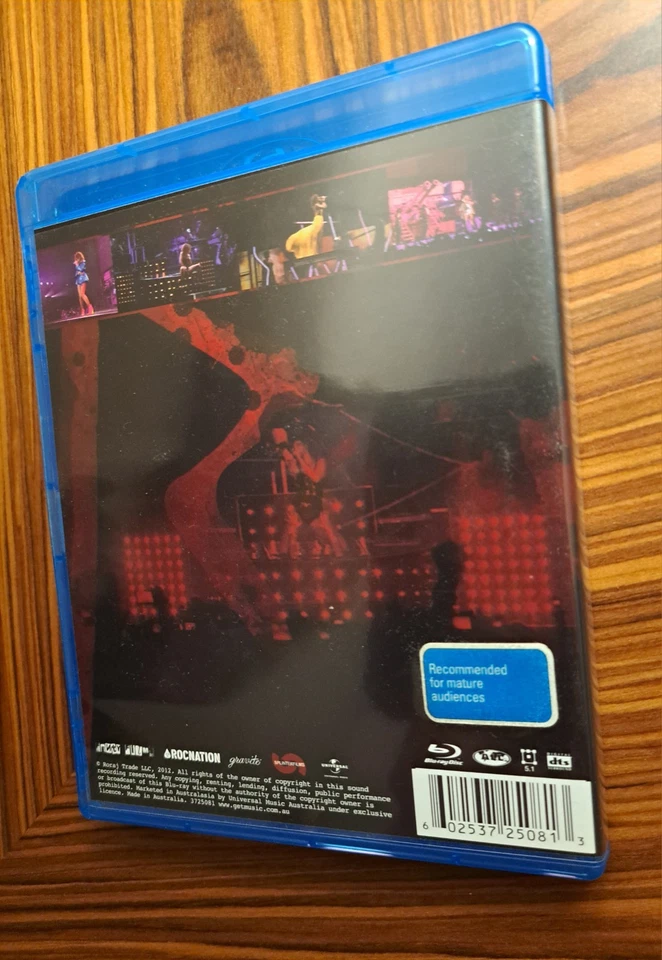 Rihanna Loud Tour Live at the O2 Blu-ray Rihanna 2012 - Image 4 of 4