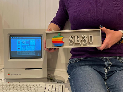 APPLE Macintosh SE/30 3D printed placard, retro PC sign, multi-color