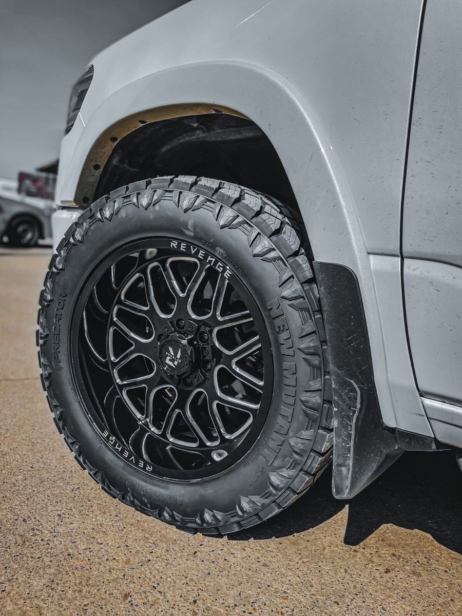 Revenge Offroad RV-206 20x10 -19 Black Milled With 275/55R20 Venom
