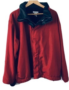 jaqueta vermelha com capuz