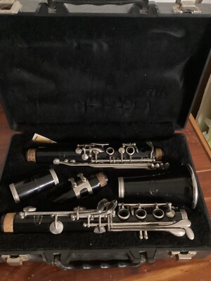Vito Reso-tone 3 Clarinet In Black Case.