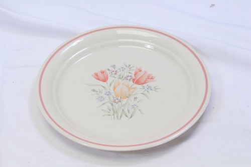 Corelle Beige Peach Tulips Luncheon Plates 8 1/2" Lot of 8 - Picture 5 of 6