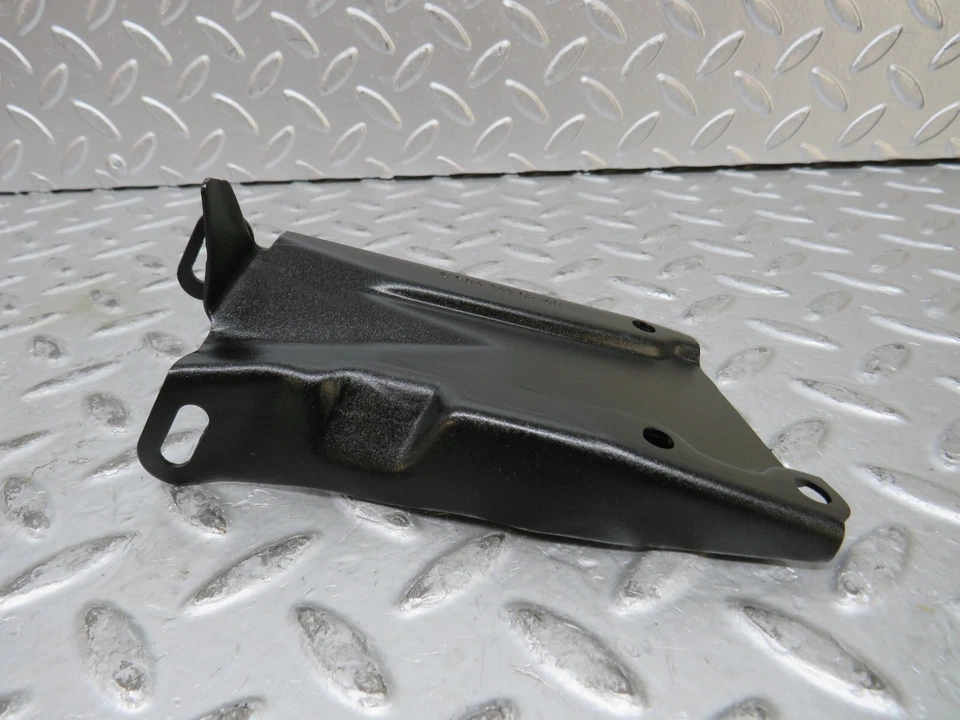 Soporte colector de admisión de aire Mercedes-Benz S124 300TE camioneta 6041410740 Foto 2 de 4