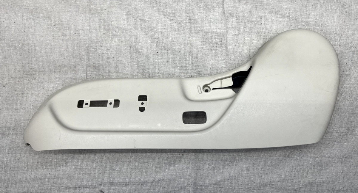 10-15 LEXUS IS250C IS350C FRONT LEFT DRIVER SEAT CUSHION SHIELD OEM 71812-53070