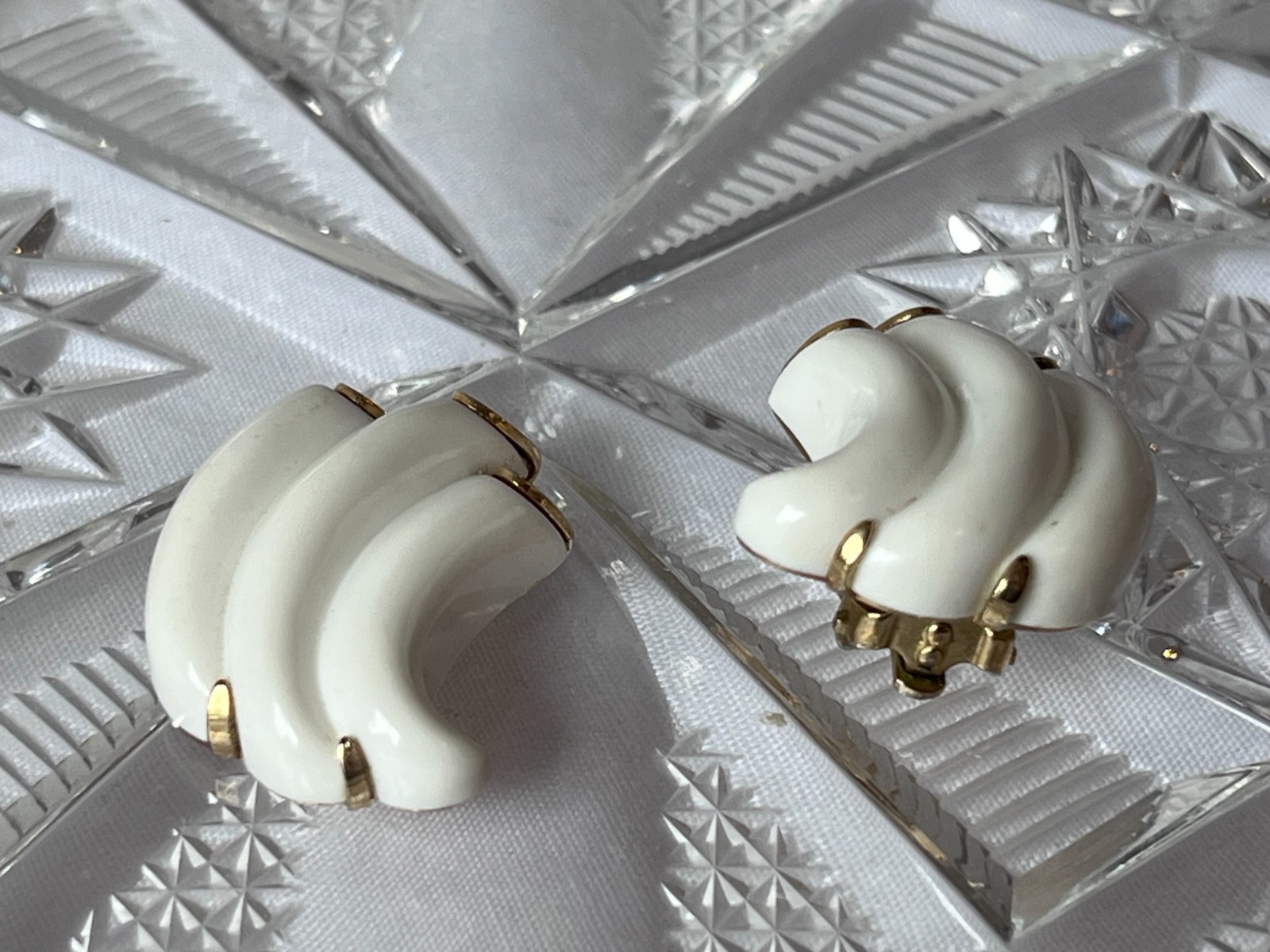 Vintage Crown Trifari White Moon Gold Tone Clip On Earrings