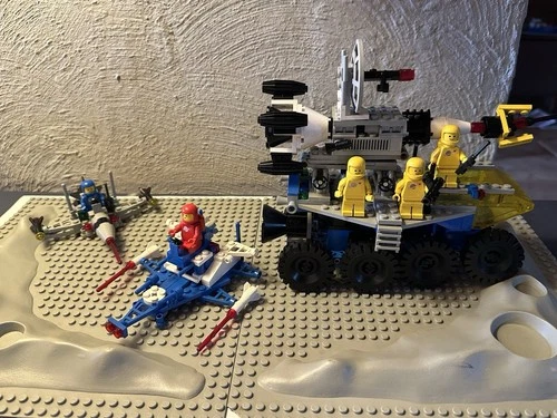 Lego Classic Space- Vintage Lot Of 3 Sets 6950, 6846, 6824 99% Complete + 2 Base