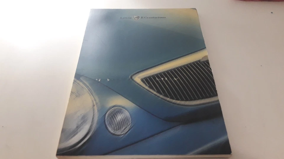 Libro pubblicazione manuale presentazione Lancia Lybra riservato concessionari - Immagine 2 di 4