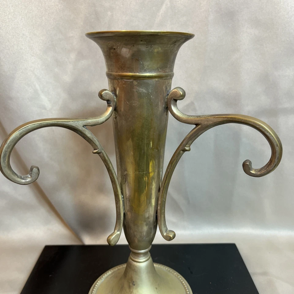 Jarrón plateado de 3 brazos se ve de latón de 10 pulgadas de alto y 8 pulgadas de ancho Foto 3 de 4