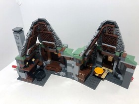LEGO  Harry Potter: Hagrid's Hut (3rd edition) 4738 + Hogwarts 4867 (2011)