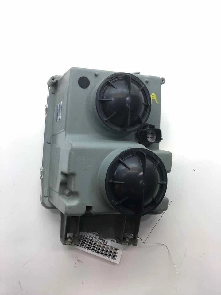 05 06 07 08 09 10 11 Cadillac CADILLAC STS Front Lamp Right - Image 4 of 4