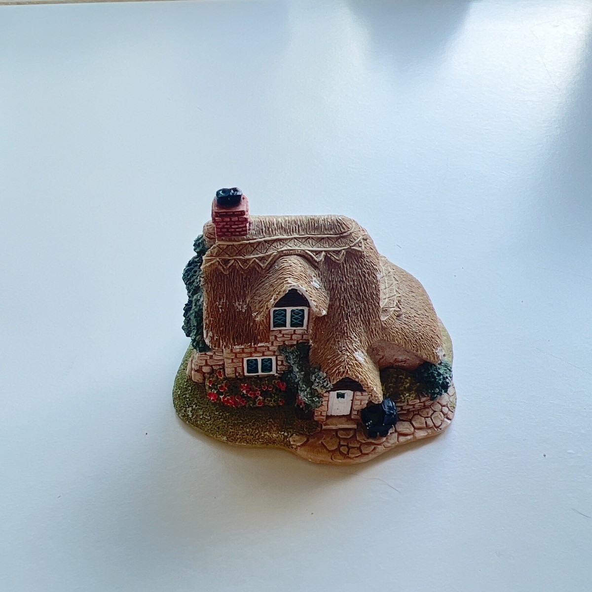 8 Vintage Lilliput Lane Cottages Great Collection - Read