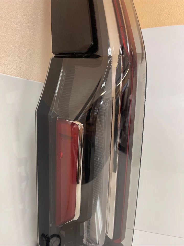 OEM Left Driver Side LED Tail Lamp 2021-2024 Cadillac Escalade ESV 87866702 - Image 3 of 4