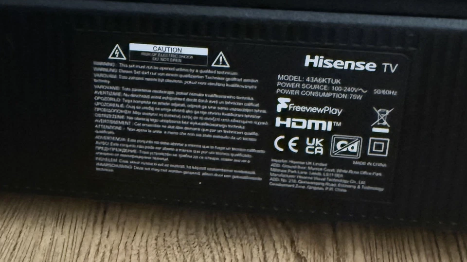 Hisense 43A6KTUK 43" 4K LED Smart TV - Black SMASHED SCREEN - PARTS NOT WORKING - Image 3 of 3