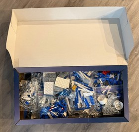 LEGO Boeing 787 Dreamliner (10177) New/Never Built Retired Set