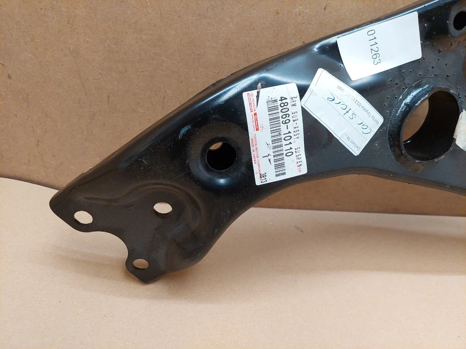 Toyota C-HR Mk1 Front Left Lower Control Arm 16-23 4806910110 Genuine NEW - Image 4 of 4