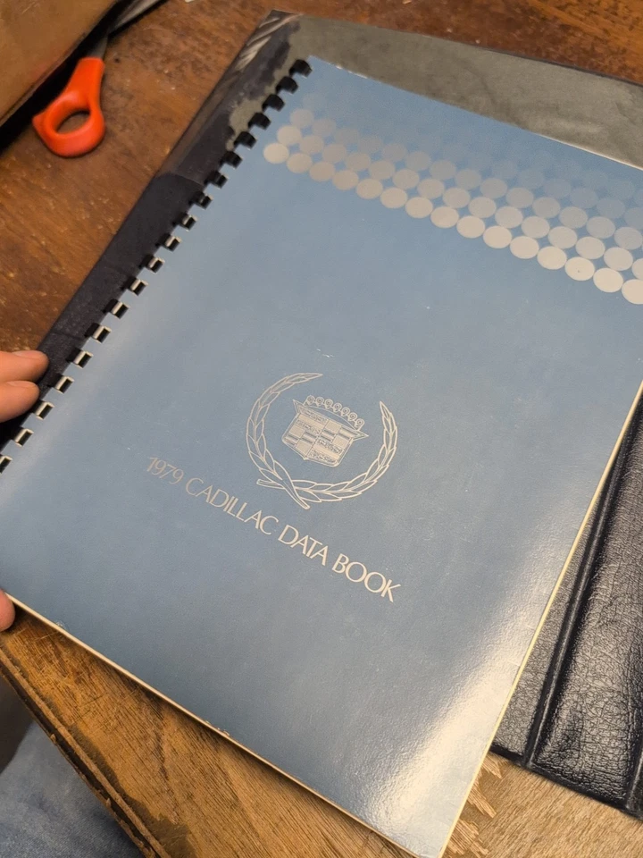 Cadillac Merchandising Guide 1979 concesionario sala de exposición álbum libro de tapicería Foto 3 de 4