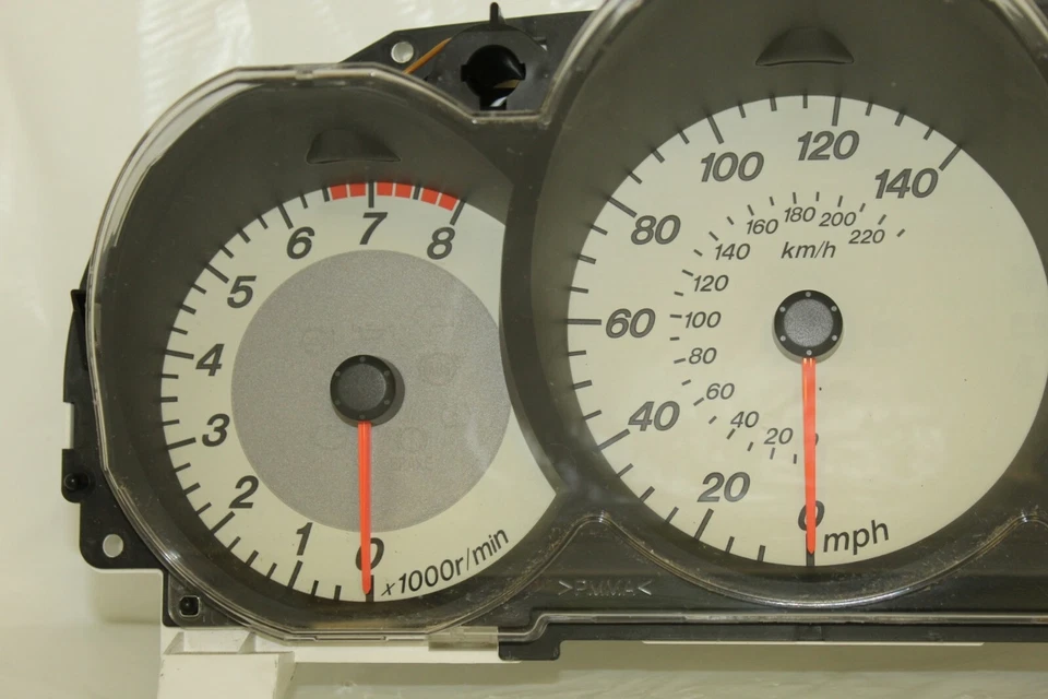 Cuadro de instrumentos velocímetro indicadores del panel de instrumentos 2007 2008 Mazda 3 90.586 millas Foto 2 de 4