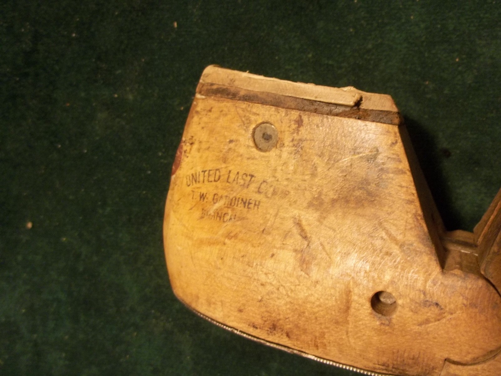 Pair Vintage Wood Size 81/2 C 600 United TW Gardiner Shoe Factory