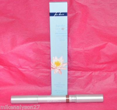 Sue Devitt lip intensifier pencil in Maui  BNIB  .05 oz