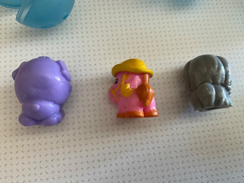 Squinkies 5 Figures Bundle Mini Rubber Toys Dogs Pony / Horse Girls + 3 Shells - Picture 6 of 8
