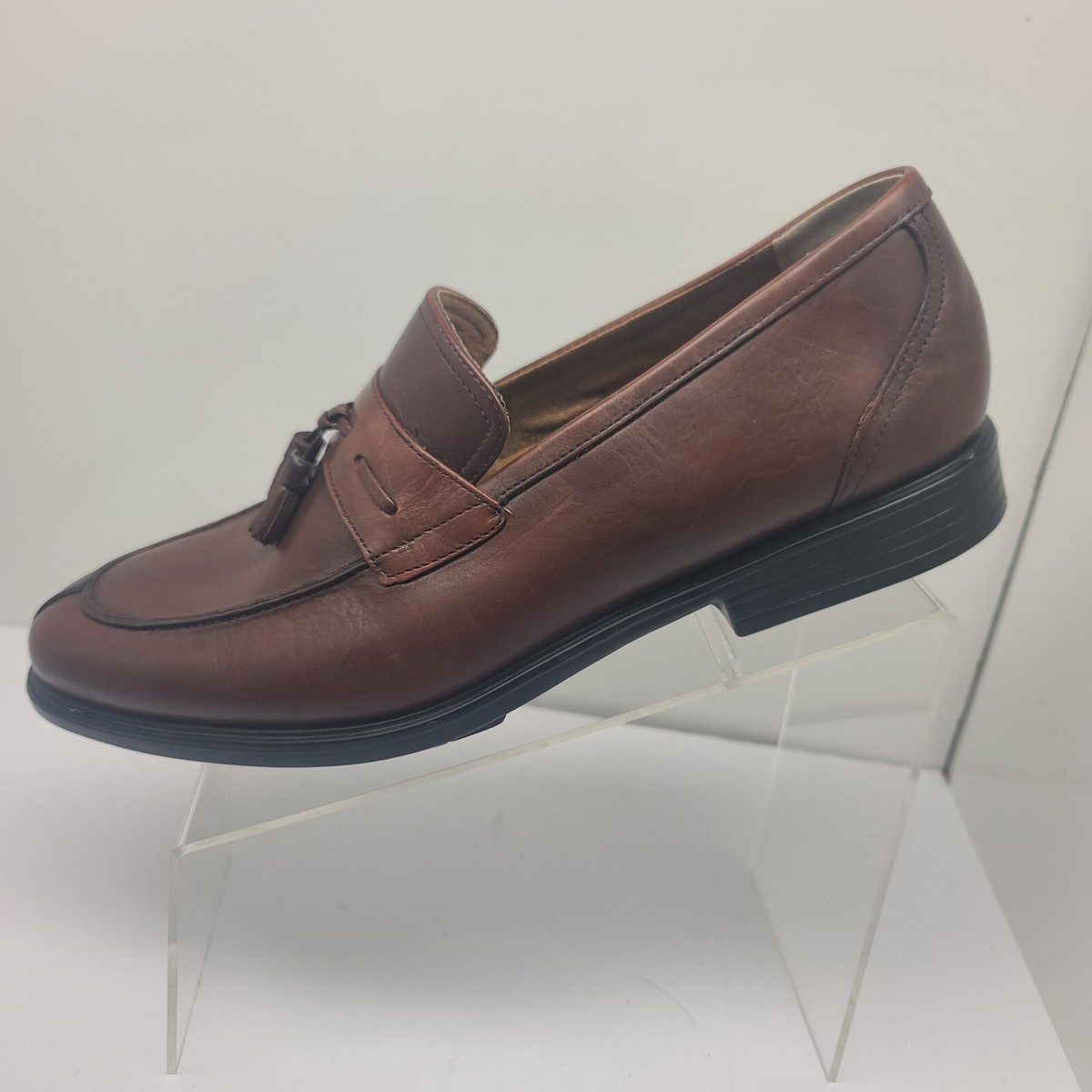 Bostonian Men\'s Dark Brown Leather Loafers with Gold Accent. Preowned Mens 8.5 Couple of pairs of black and brown contrast made in USA  main image 2