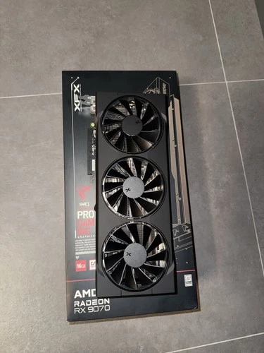 AMD Radeon RX 9070 XFX Swift OC