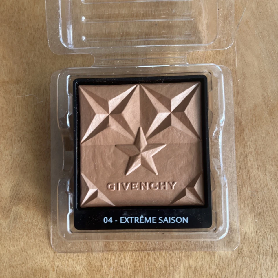 Givenchy Bronzing Healthy Glow Powder Shade # 04 "Extreme Saison" Tester Bronzer - Image 2 of 4