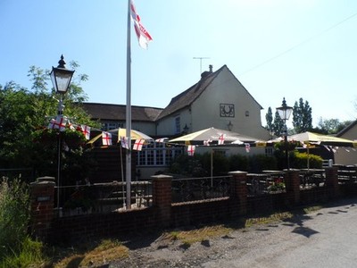 Photo A2 The Horns and Horseshoe pub, Foster Street Still decked out wit c2014