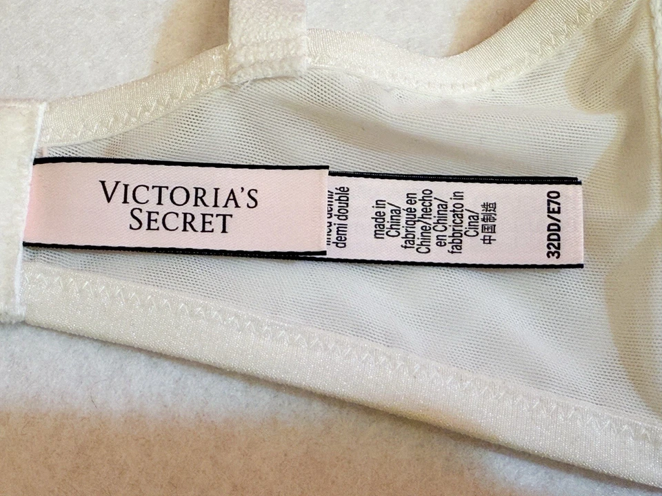 32 DD ❤️ Victoria’s Secret Gorgeous Women’s Bridal Sequin White High Neck Bra - Image 4 of 4