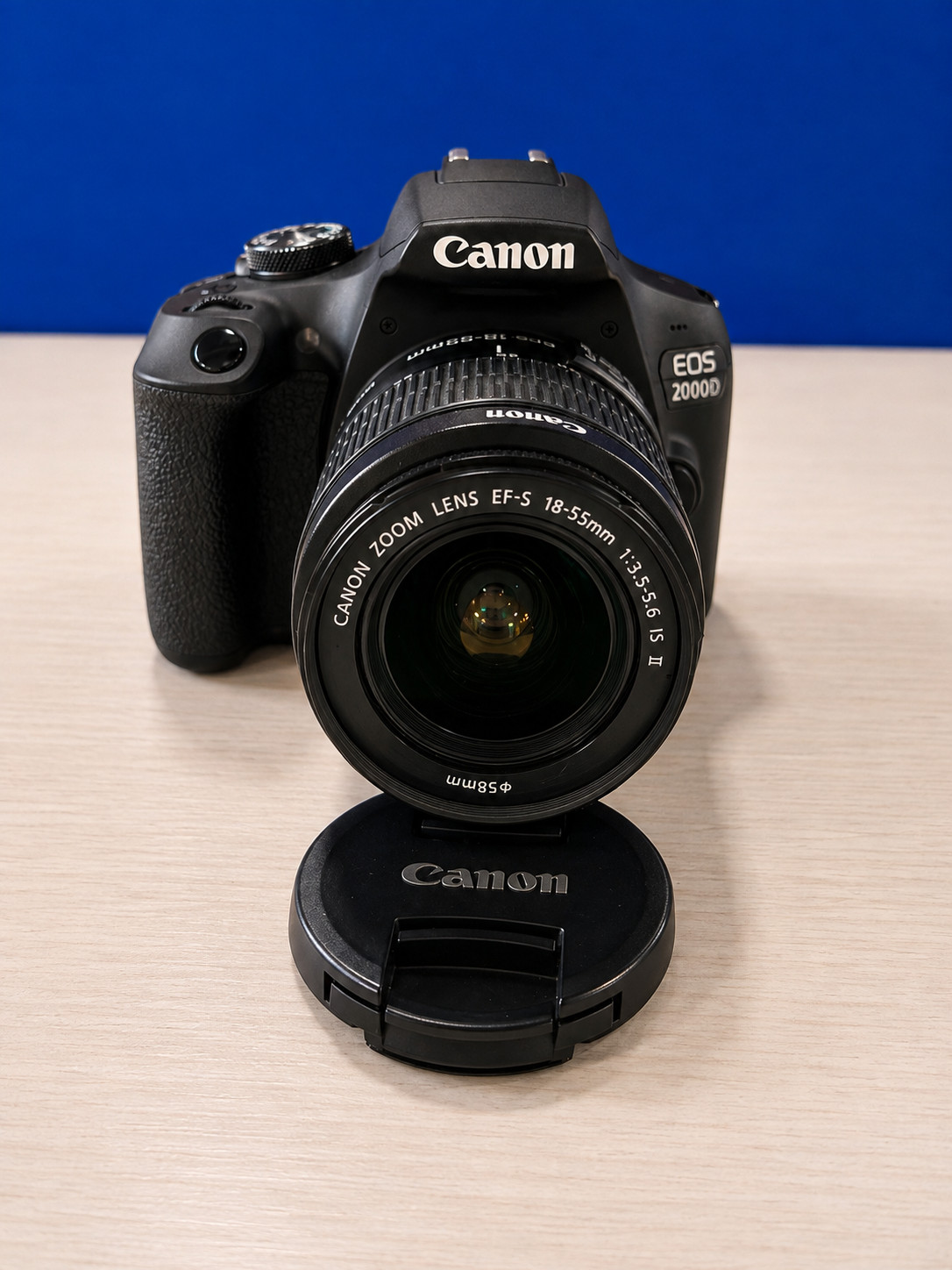 Canon EOS 2000D + 18-55 F3.5-5.6 IS II (13.000scatti)